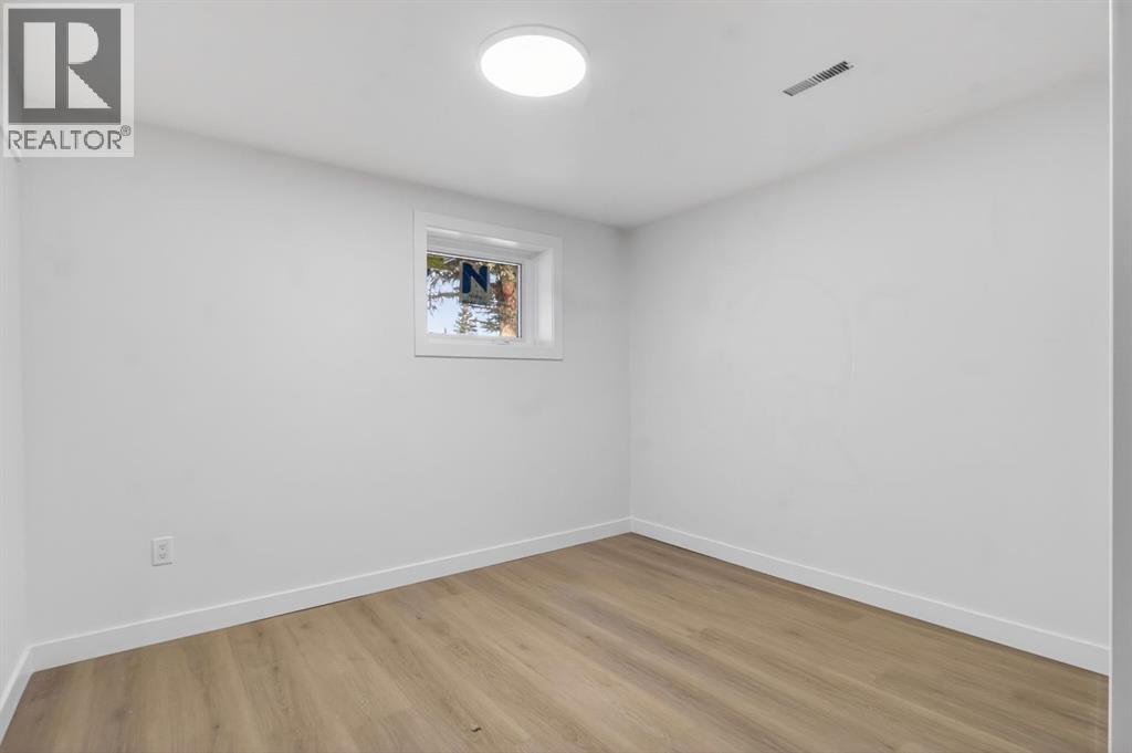 Single Family House Bi-level for Sale in  Pinehill Road NE Pineridge Calgary 