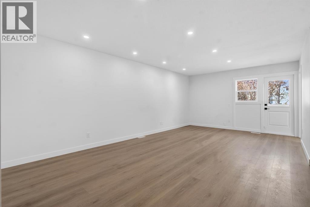 Single Family House Bi-level for Sale in  Pinehill Road NE Pineridge Calgary 