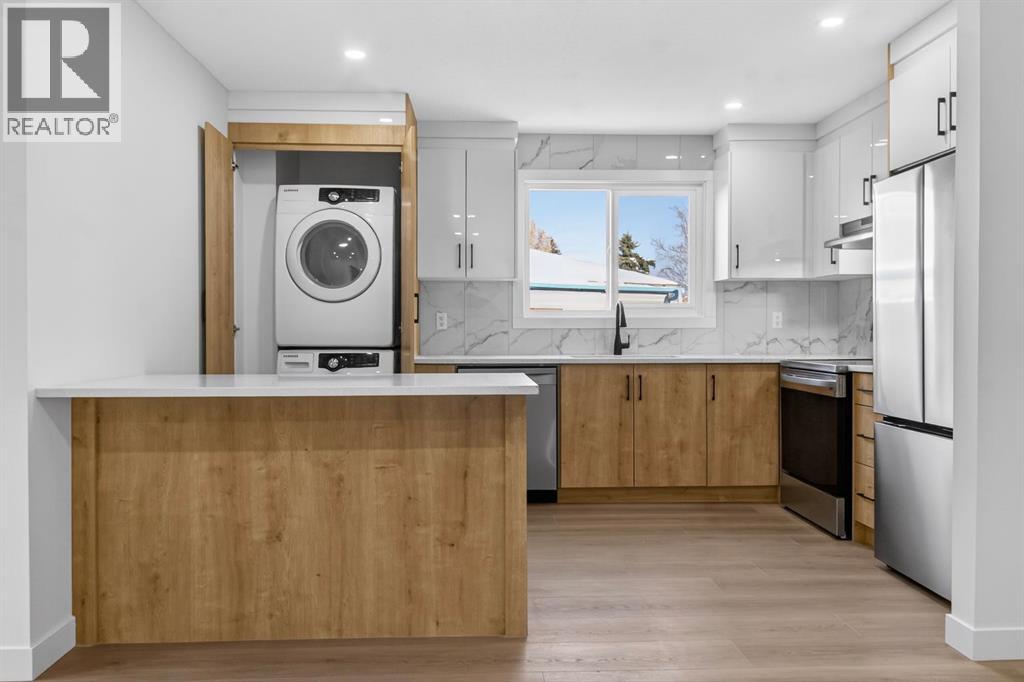 Single Family House Bi-level for Sale in  Pinehill Road NE Pineridge Calgary 