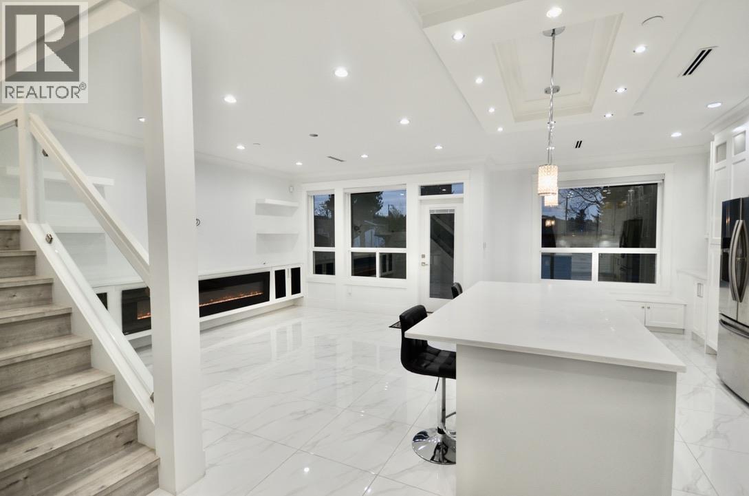 1936 PRAIRIE AVENUE, Port Coquitlam