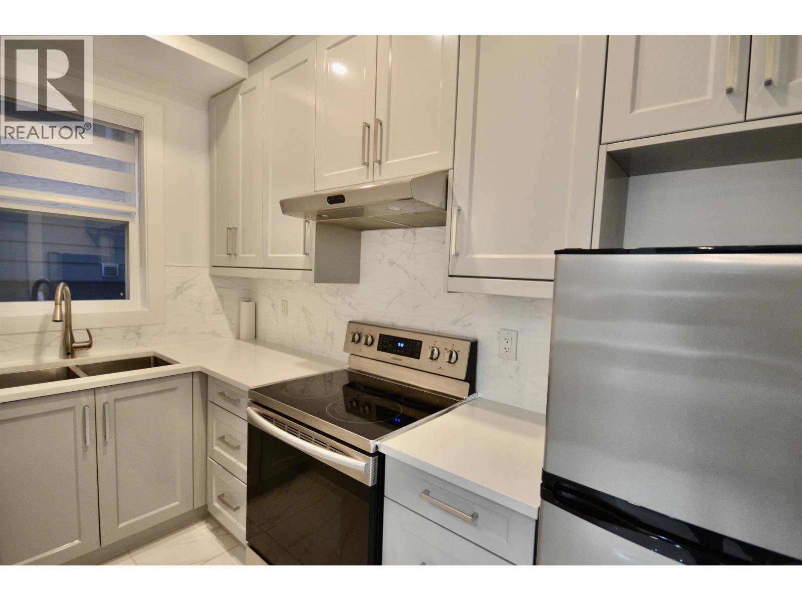 1936 PRAIRIE AVENUE, Port Coquitlam