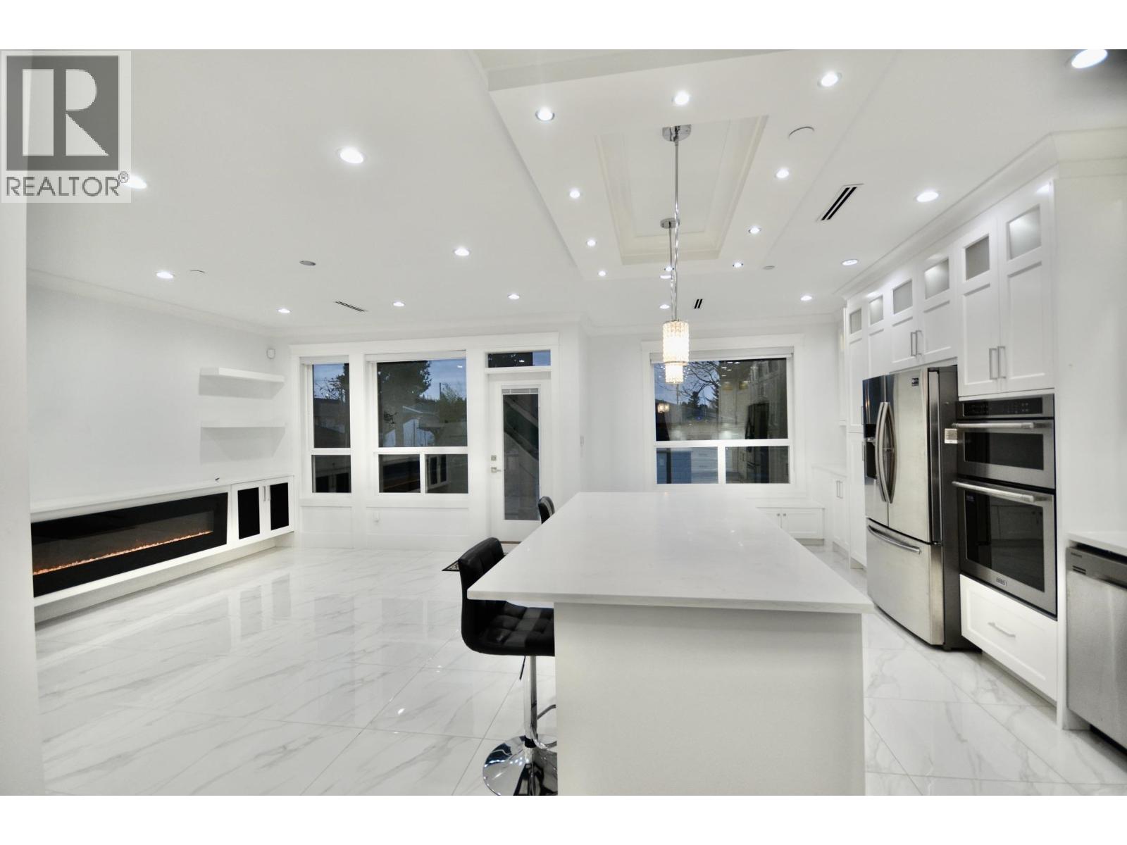 1936 PRAIRIE AVENUE, Port Coquitlam