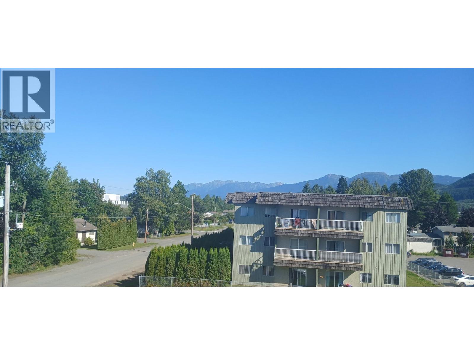 1301 2607 PEAR STREET, Terrace