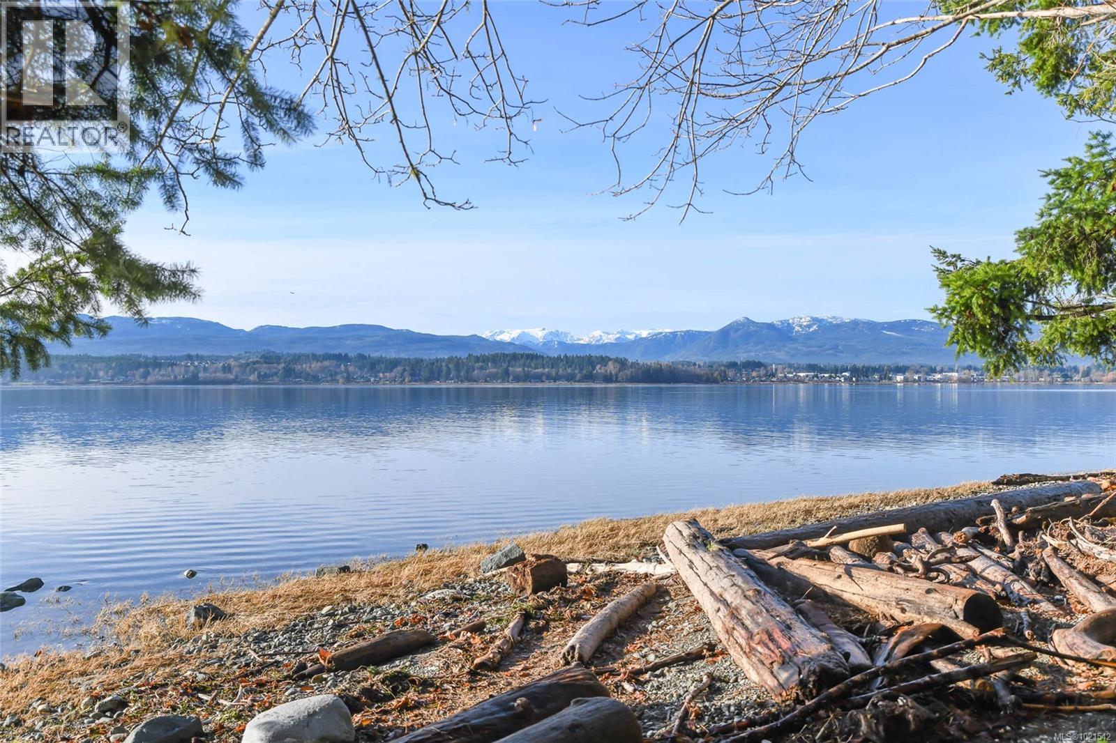 412 2275 Comox Ave, Comox