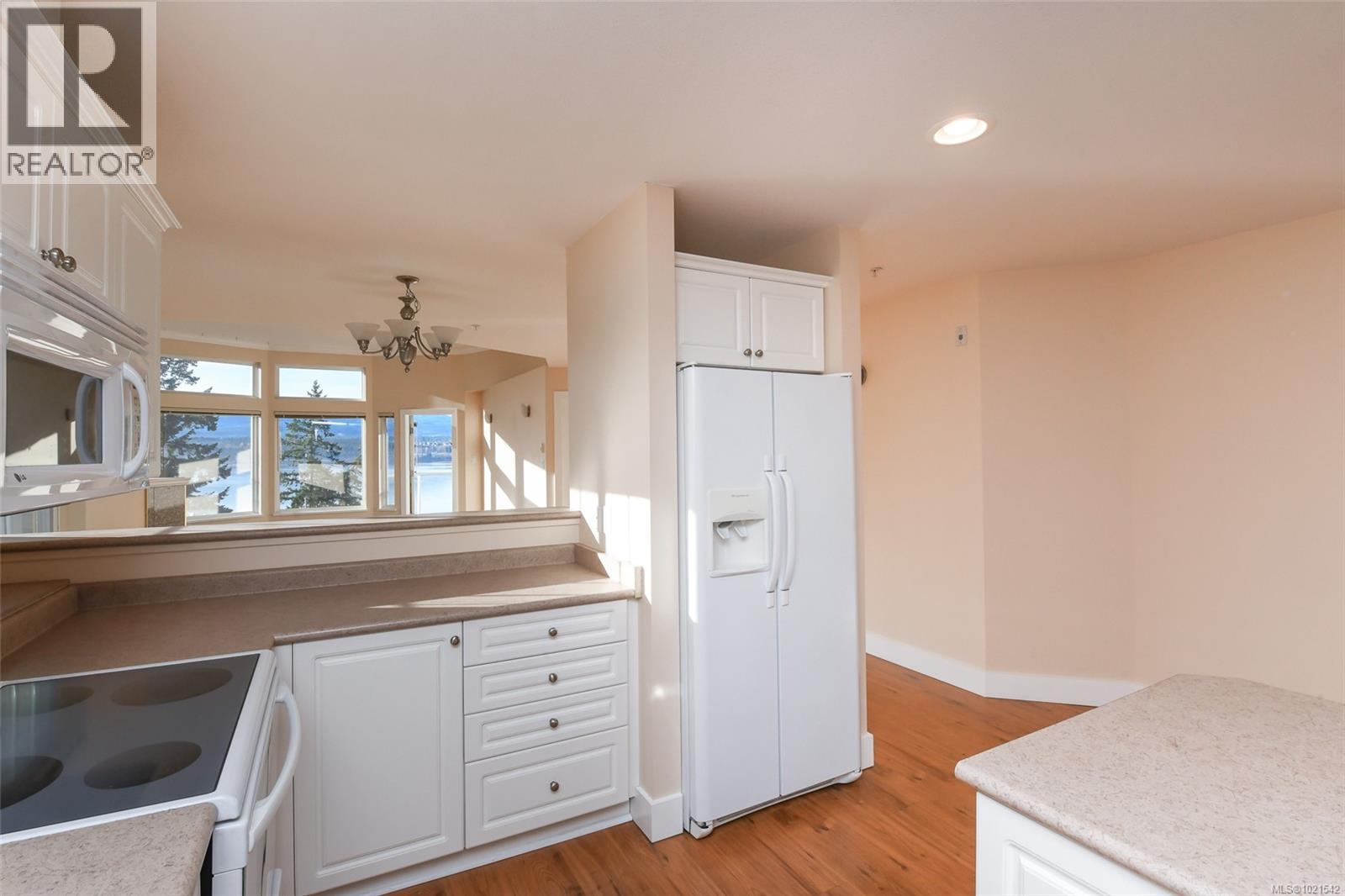 412 2275 Comox Ave, Comox