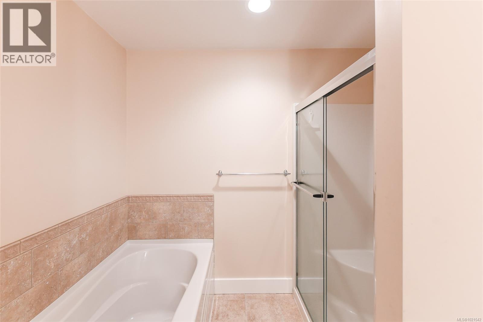 412 2275 Comox Ave, Comox