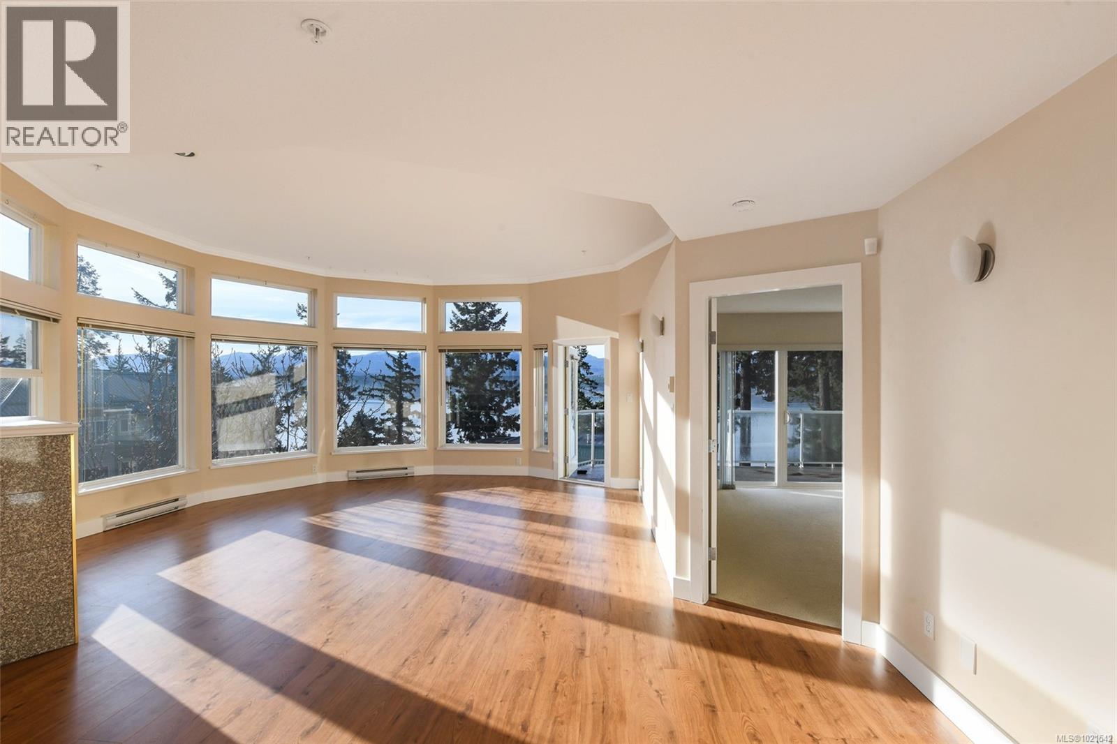 412 2275 Comox Ave, Comox