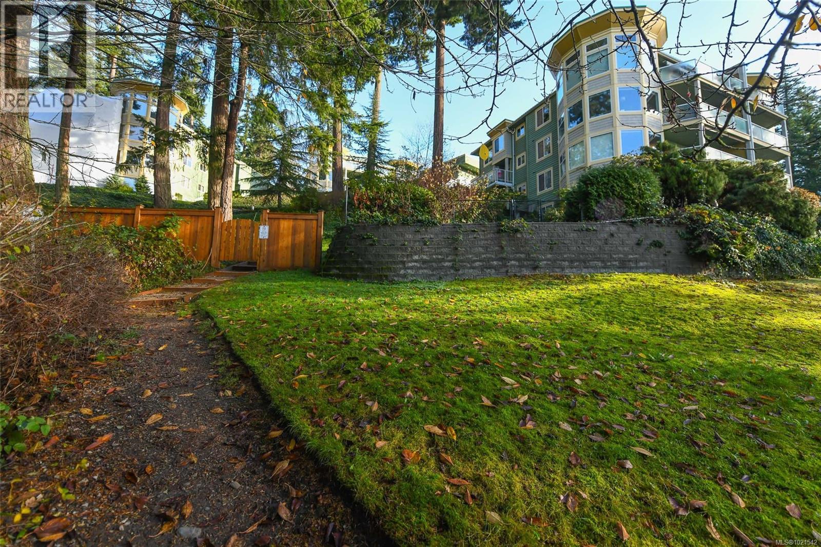 412 2275 Comox Ave, Comox