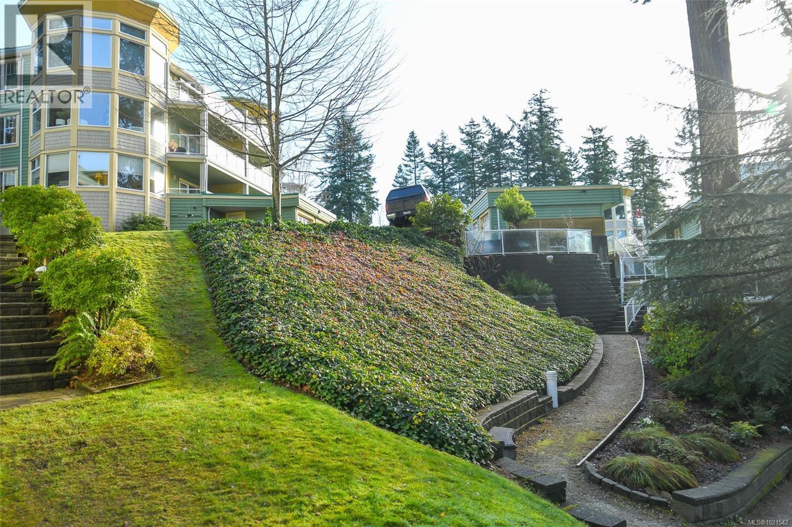 412 2275 Comox Ave, Comox