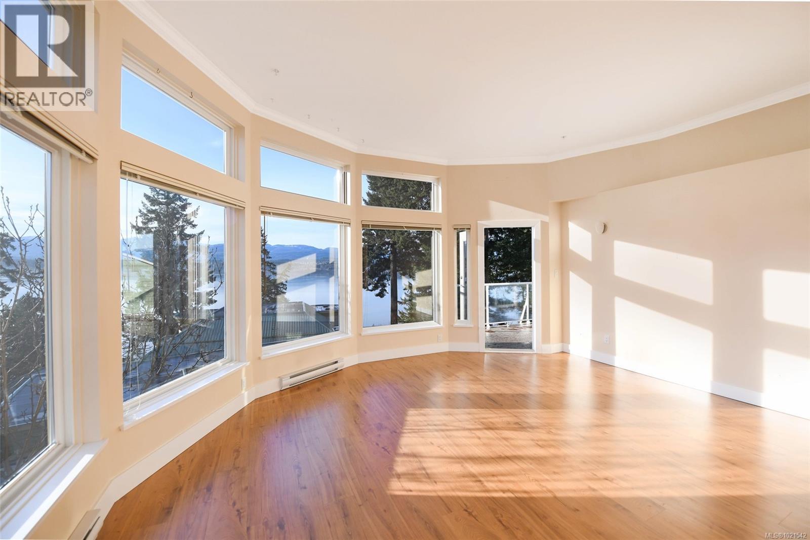 412 2275 Comox Ave, Comox