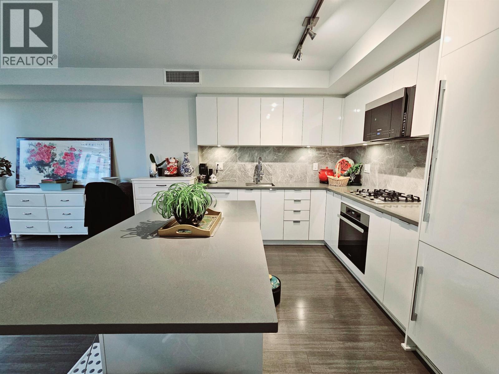 #307-3699 SEXSMITH Road, Richmond