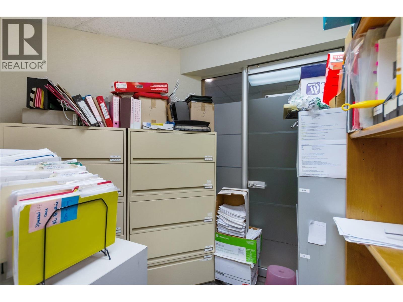 Office in Richmond - Image 12