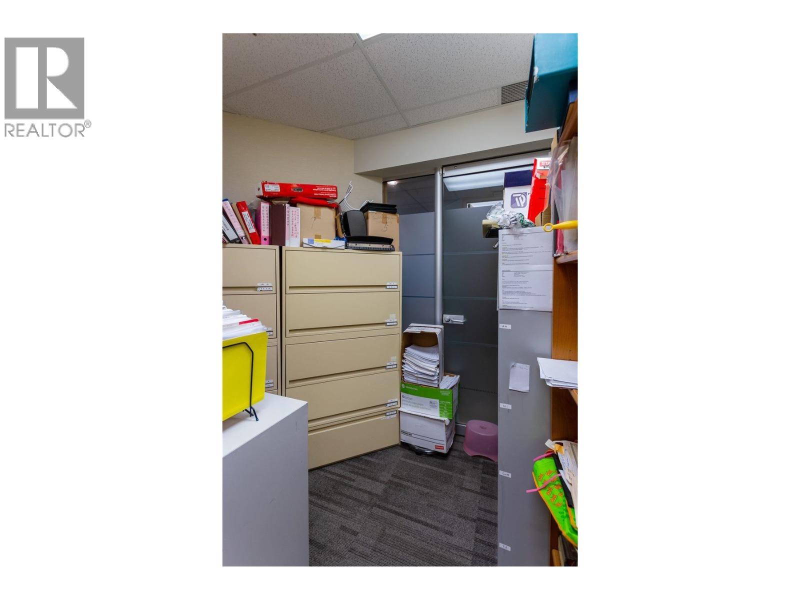 Office in Richmond - Image 13