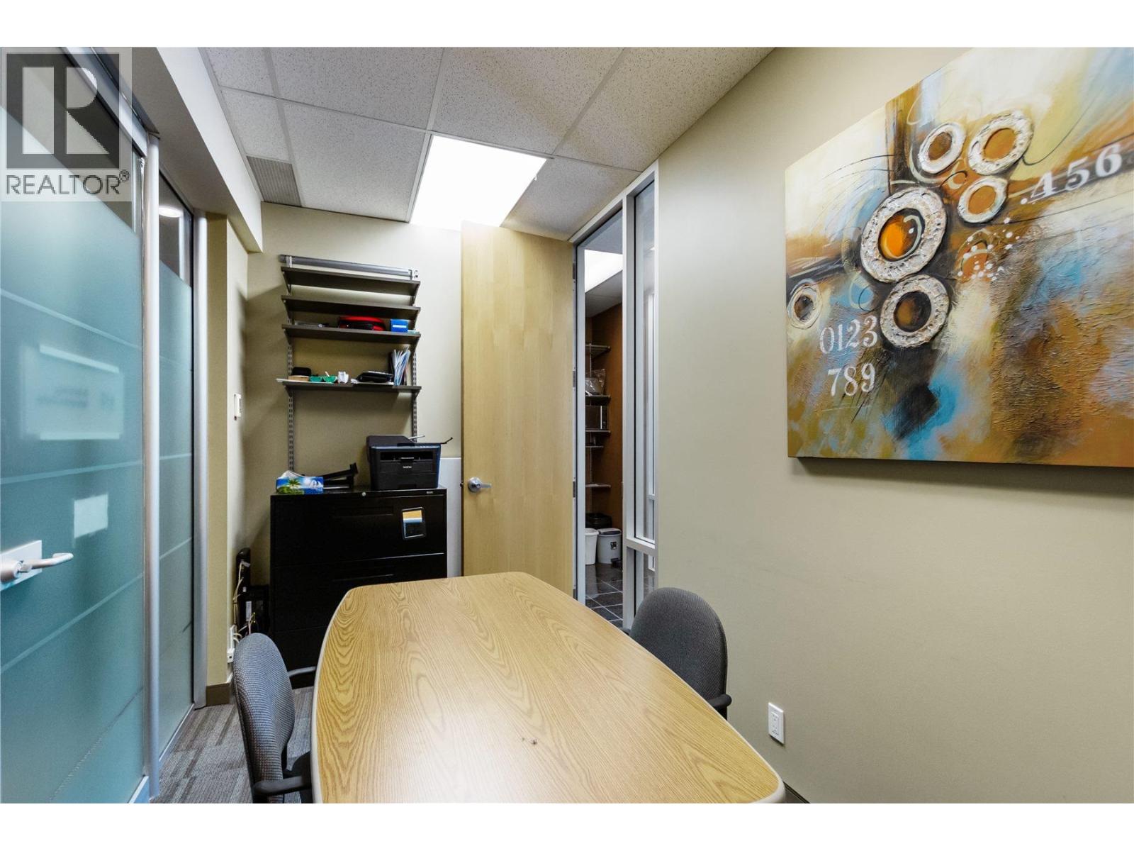 Office in Richmond - Image 15