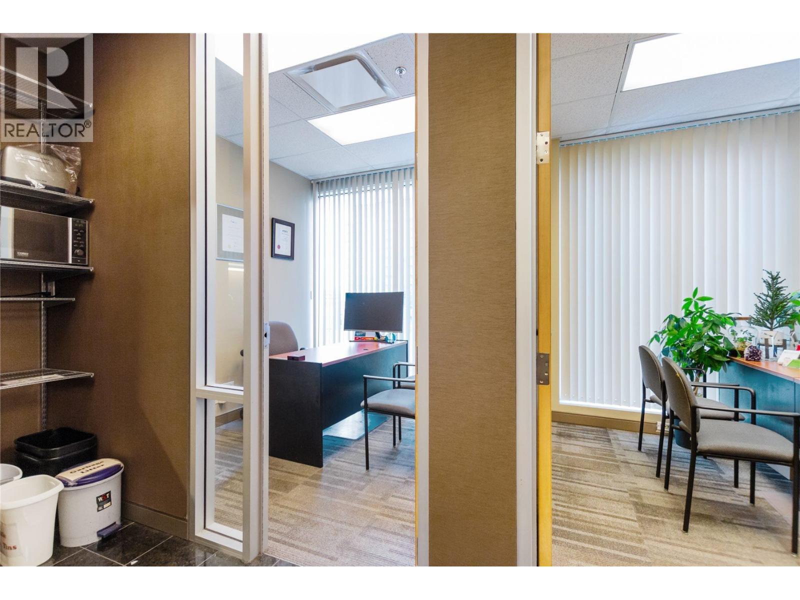 Office in Richmond - Image 16
