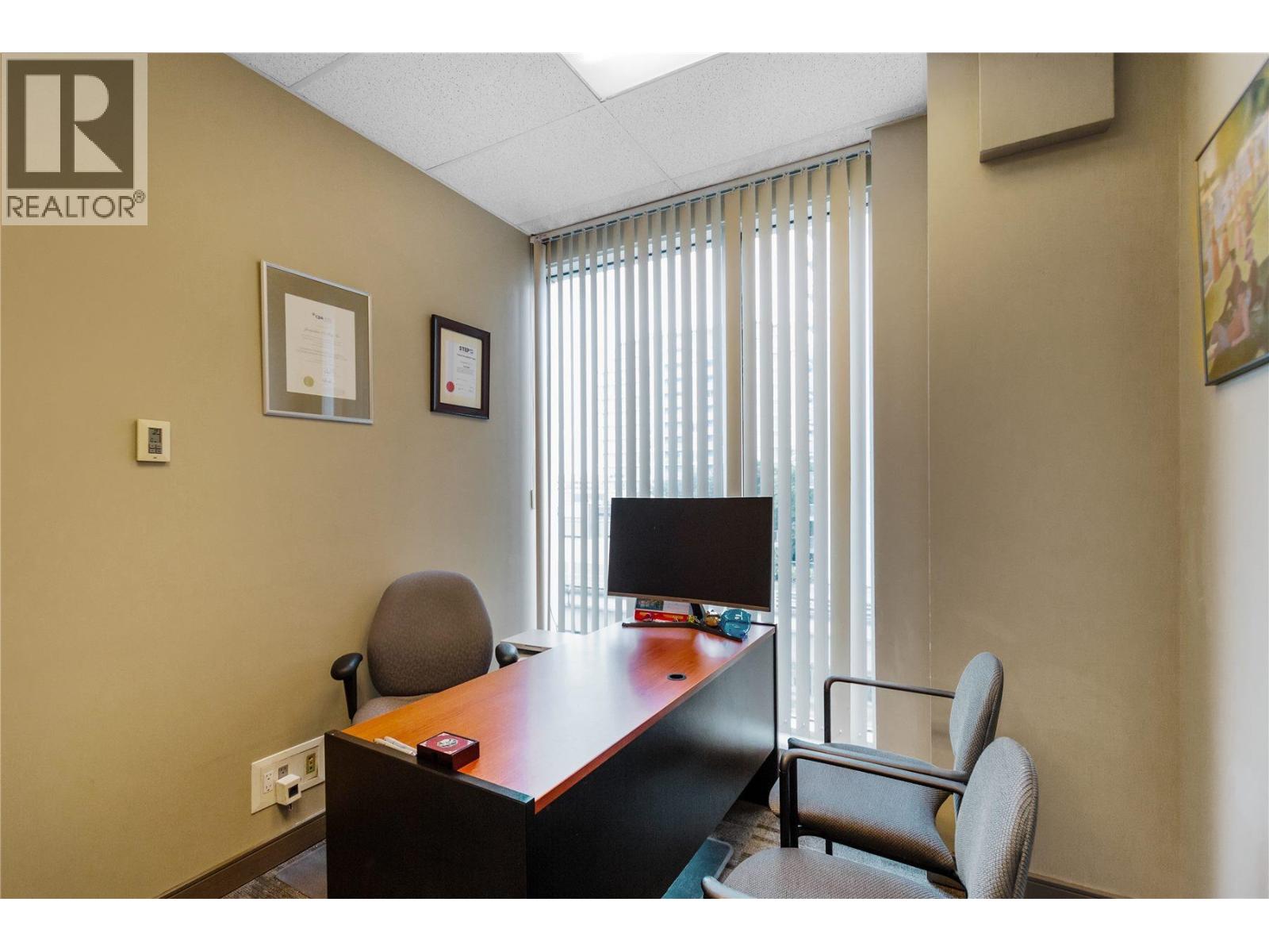 Office in Richmond - Image 17