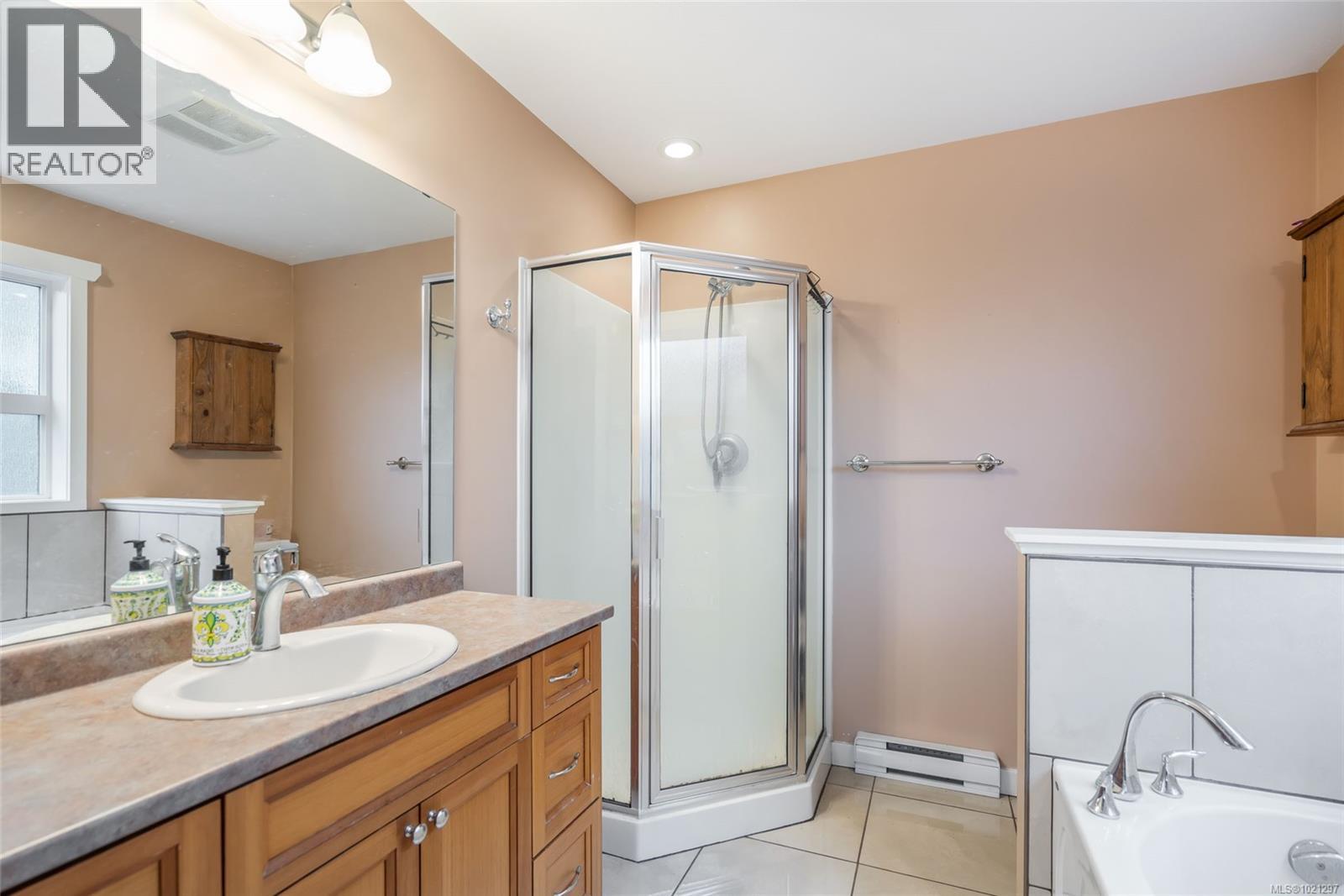 367 McKillop Dr, Parksville