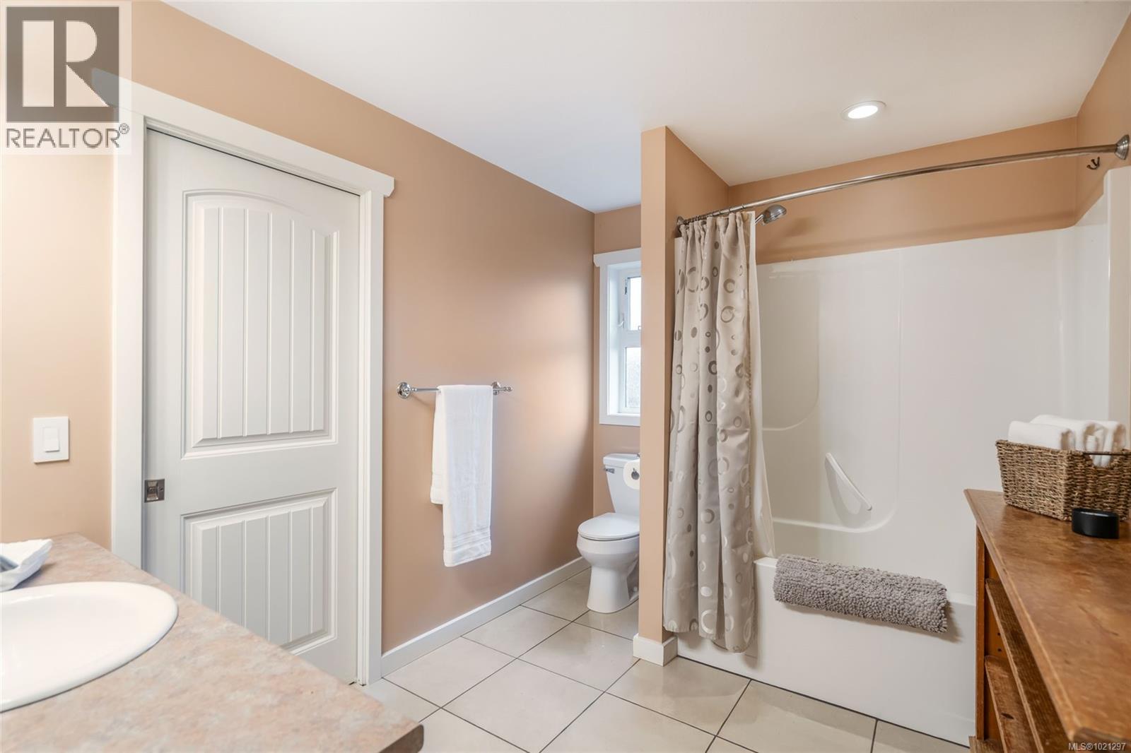 367 McKillop Dr, Parksville