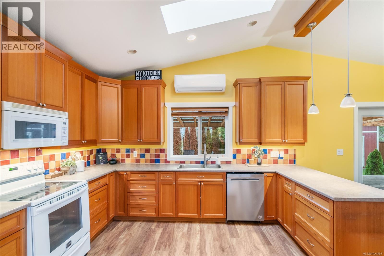 367 McKillop Dr, Parksville