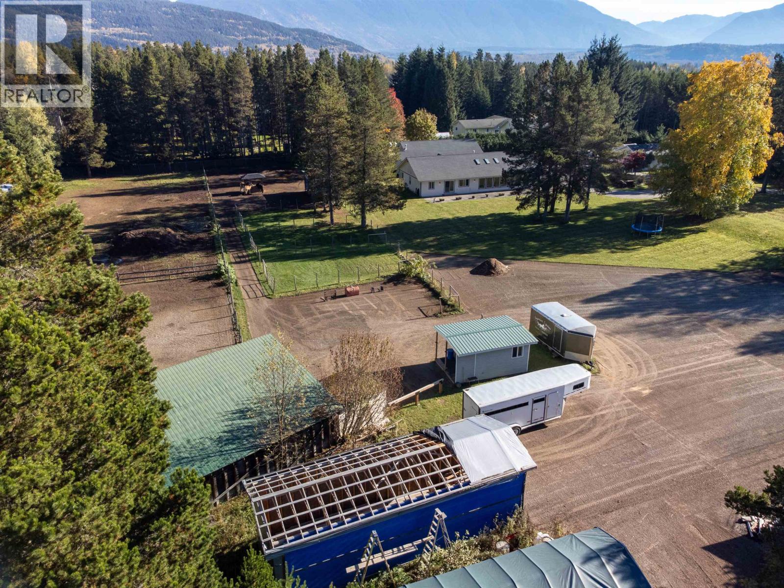 5134 SOUCIE Avenue, Terrace