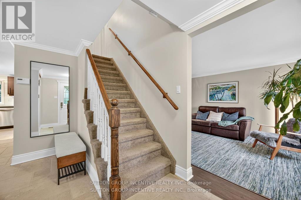 Single Family House for Sale in  IRWIN DRIVE Barrie (Northwest) 