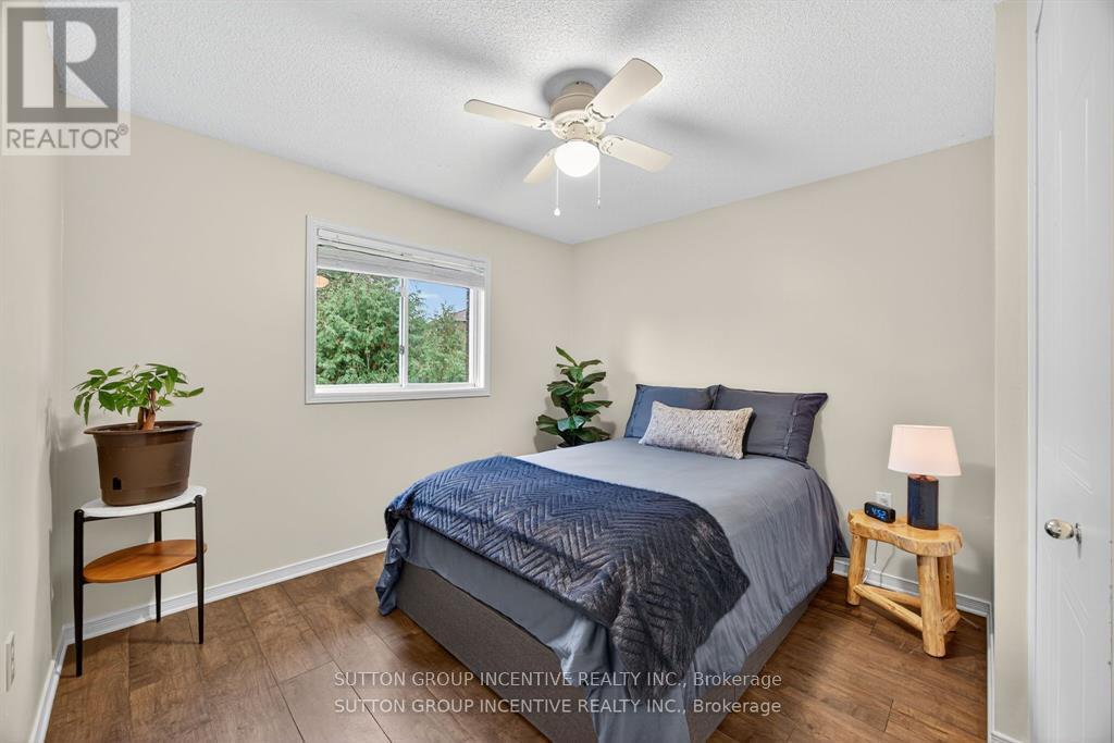 Single Family House for Sale in  IRWIN DRIVE Barrie (Northwest) 