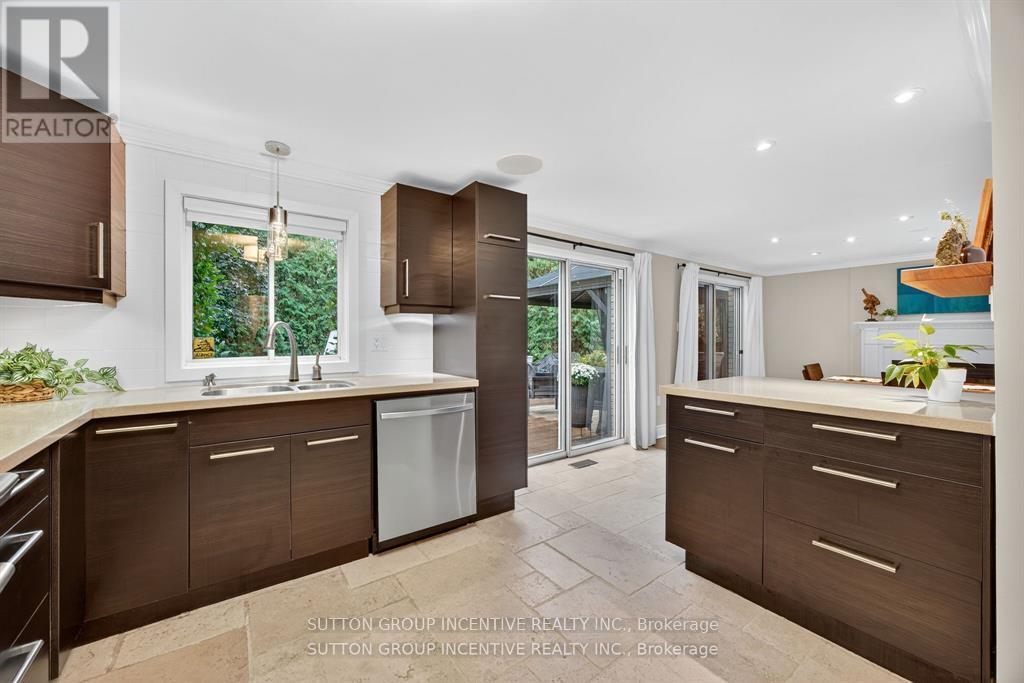 Single Family House for Sale in  IRWIN DRIVE Barrie (Northwest) 