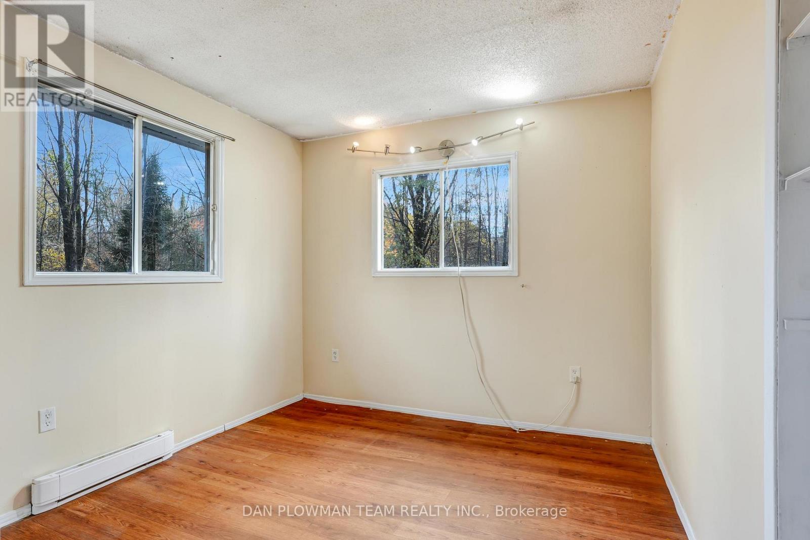 Single Family House Bungalow for Sale in  IRONDALE ROAD Highlands East (Glamorgan) 