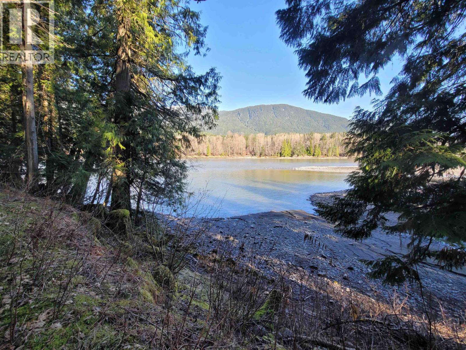 2158 GRANDVIEW Drive, Terrace