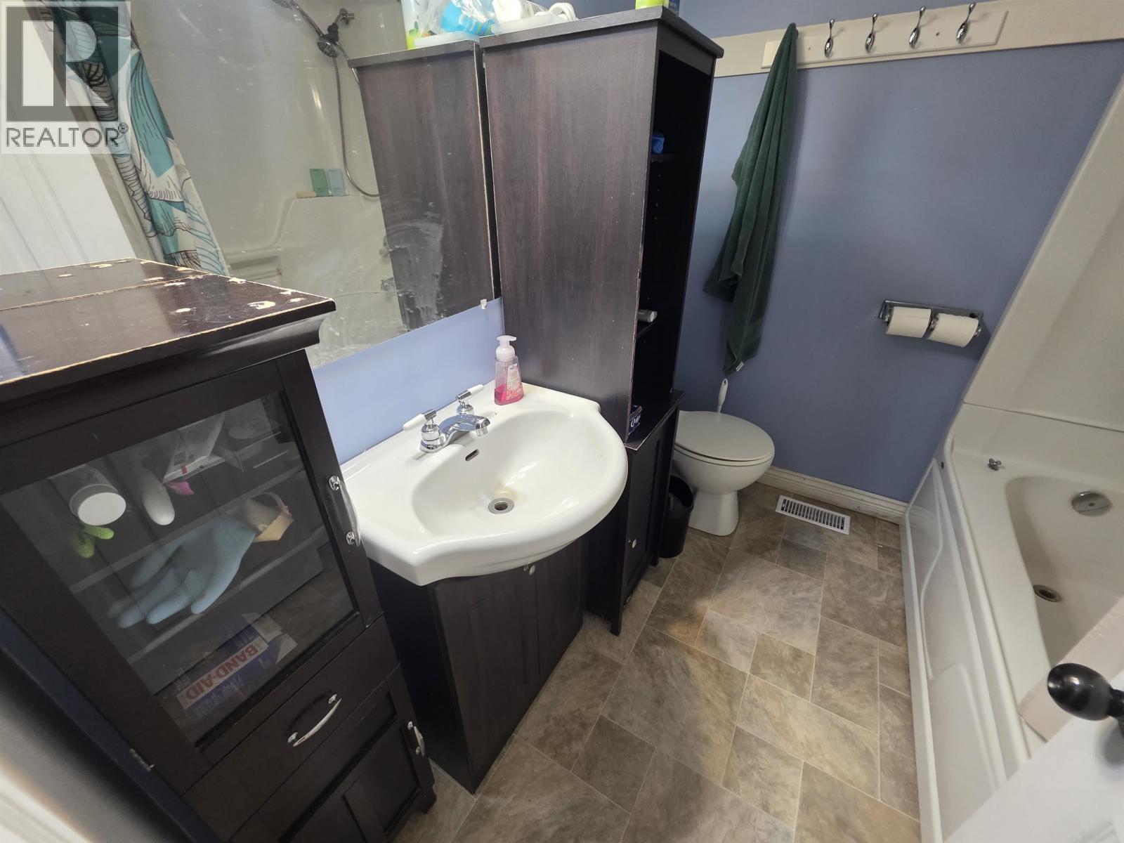 2158 GRANDVIEW Drive, Terrace