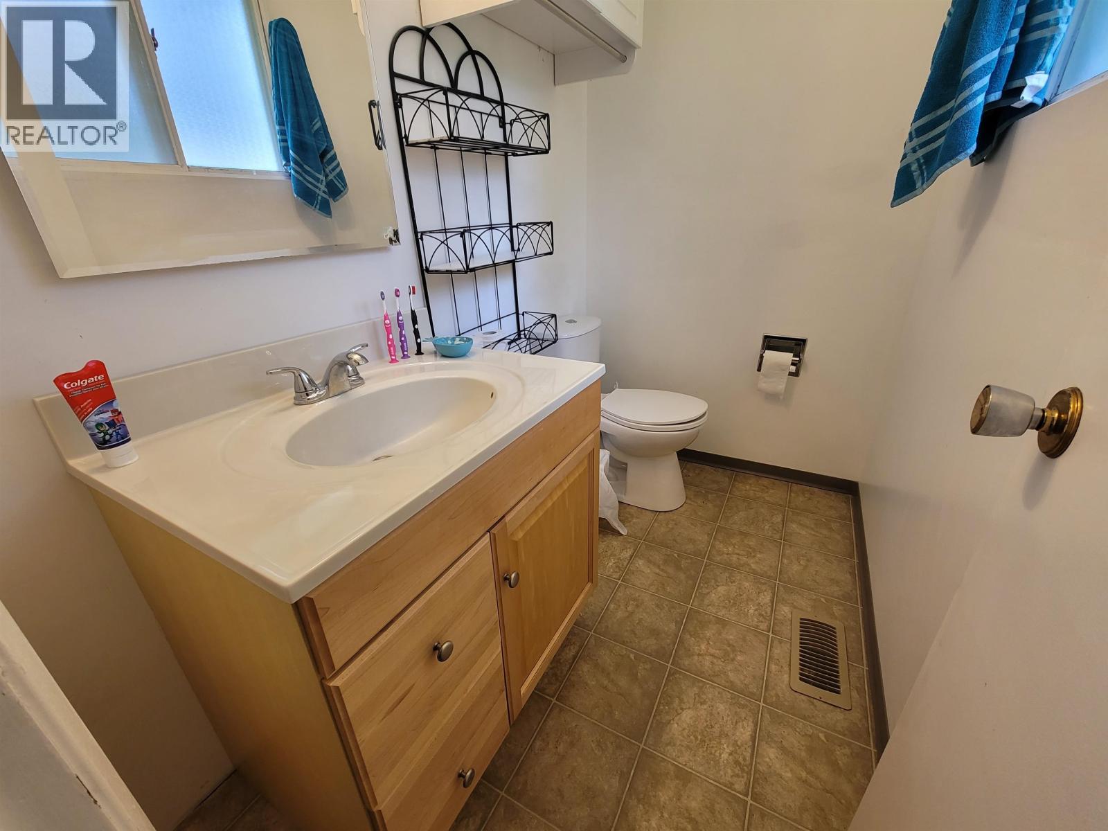 2158 GRANDVIEW Drive, Terrace