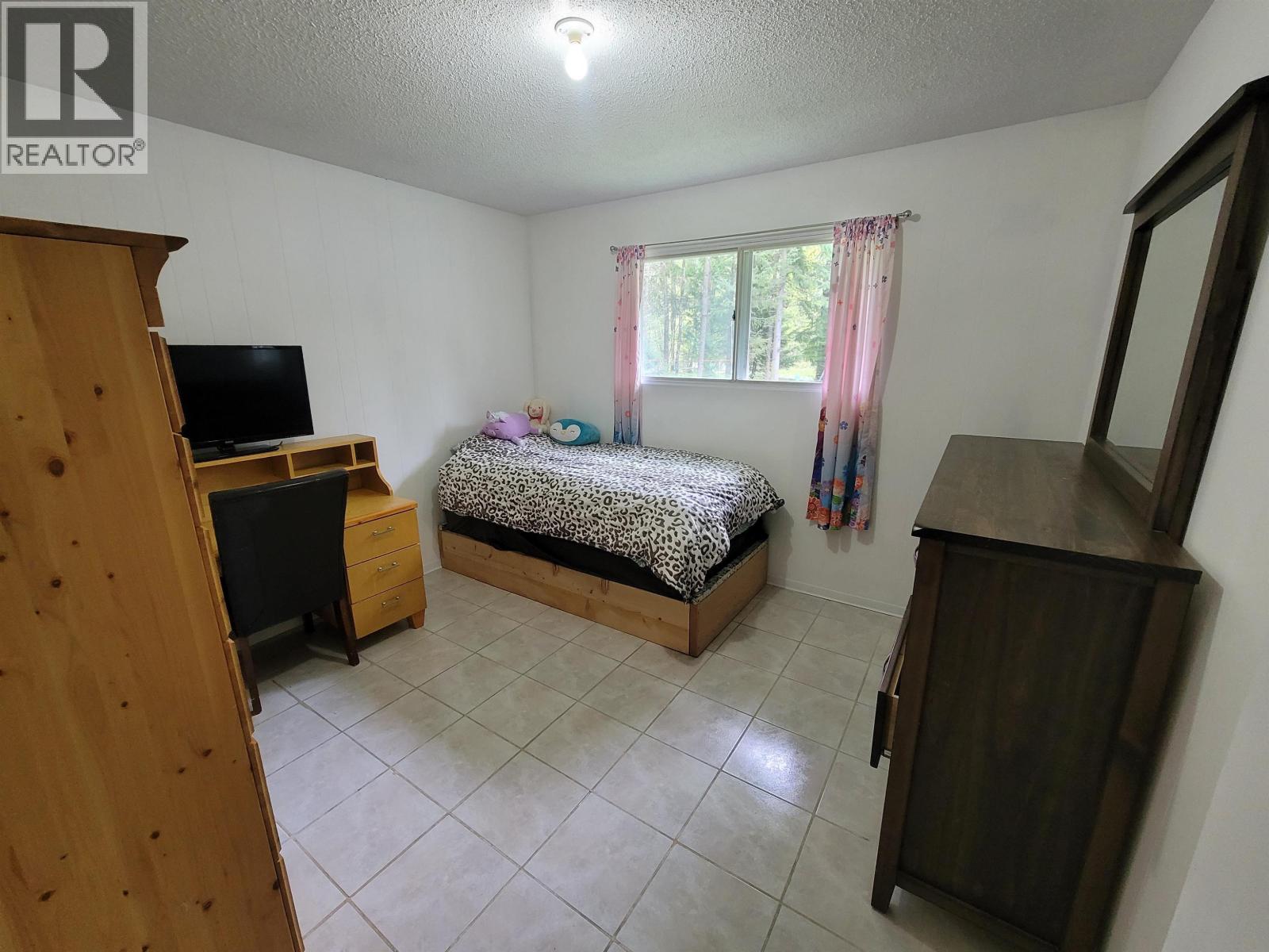 2158 GRANDVIEW Drive, Terrace