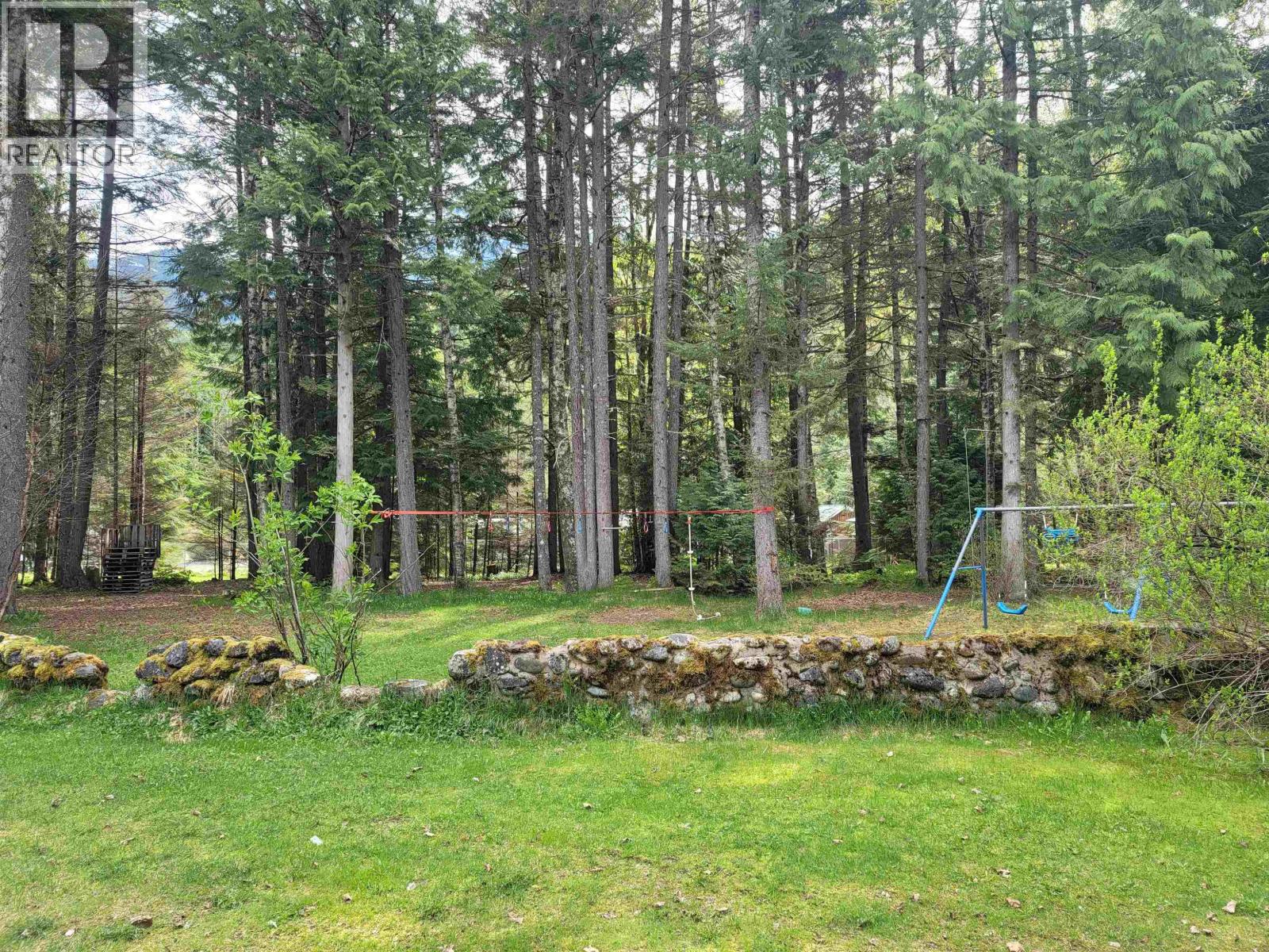 2158 GRANDVIEW Drive, Terrace