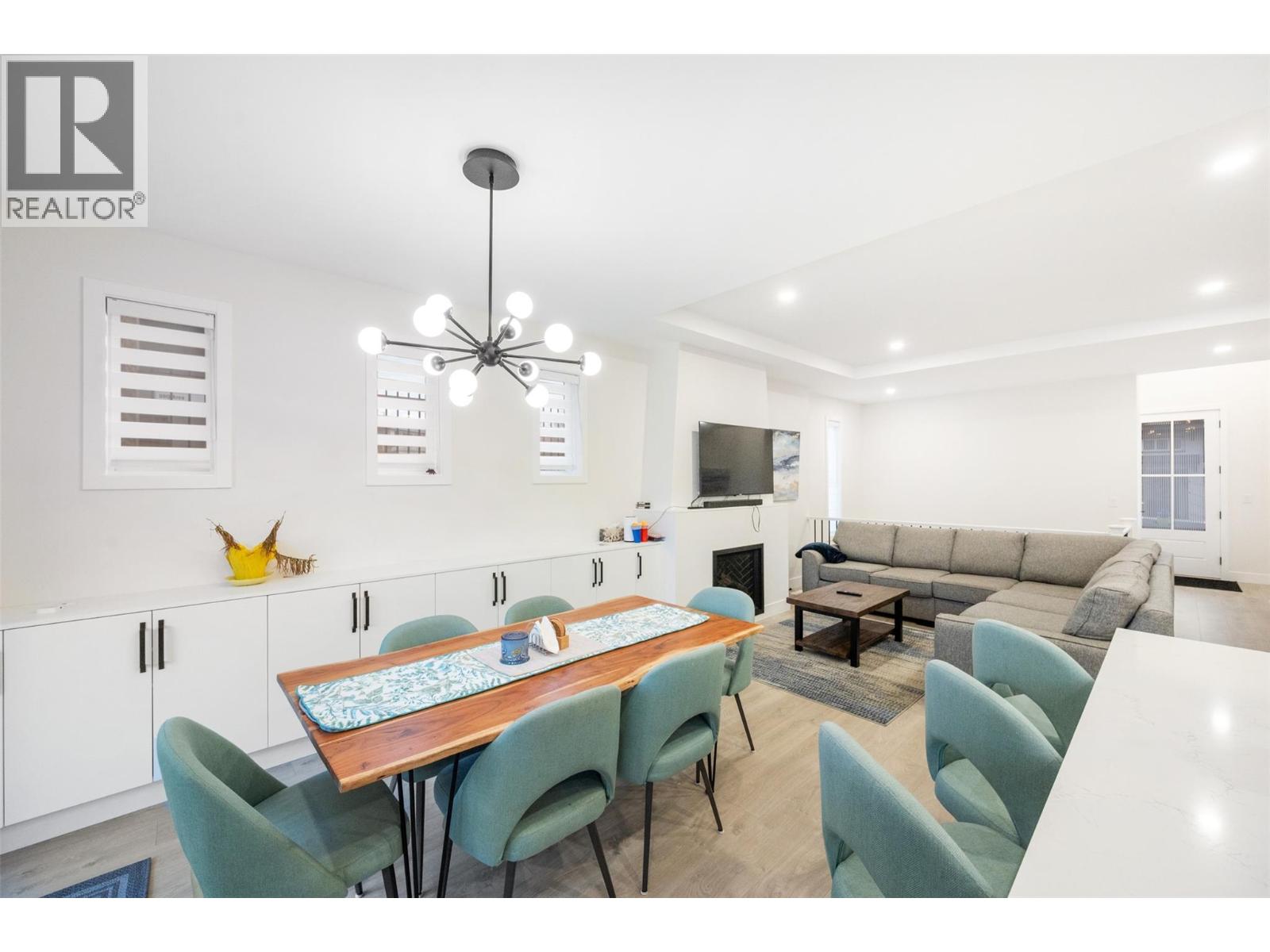 8000 VEDETTE Drive Unit# 22, Osoyoos