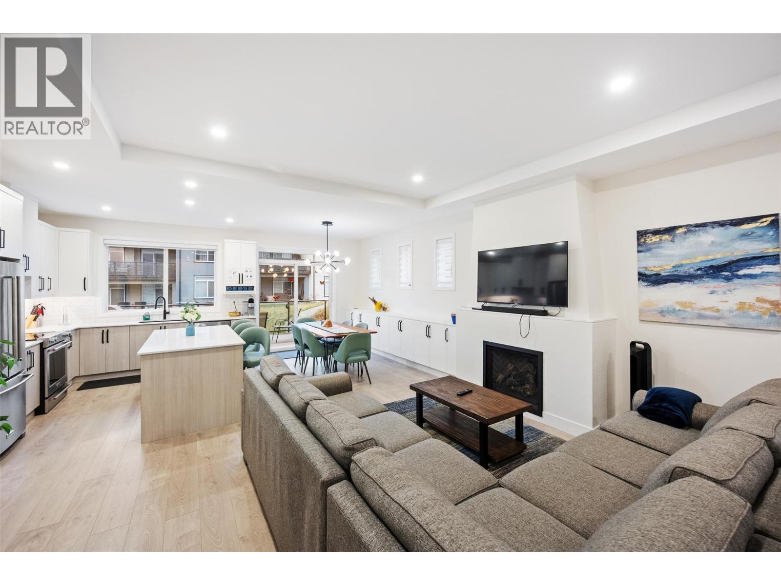 8000 VEDETTE Drive Unit# 22, Osoyoos