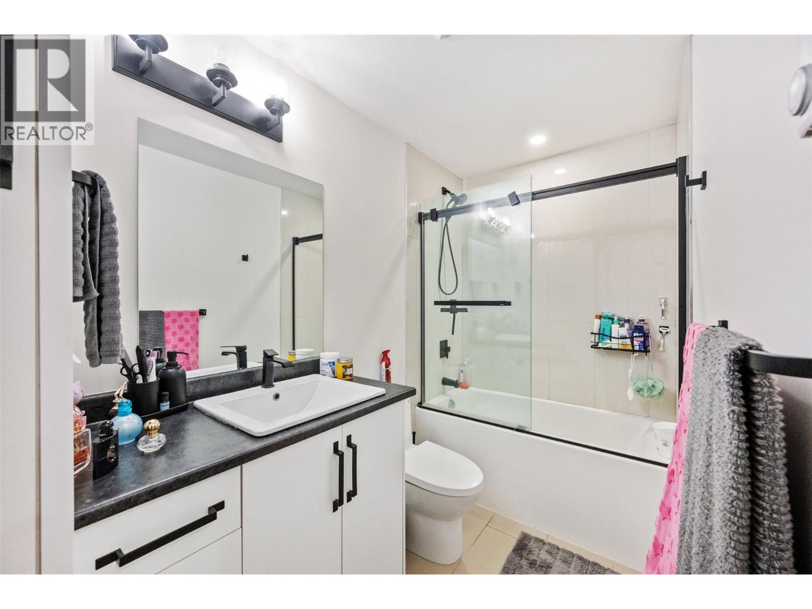 8000 VEDETTE Drive Unit# 22, Osoyoos