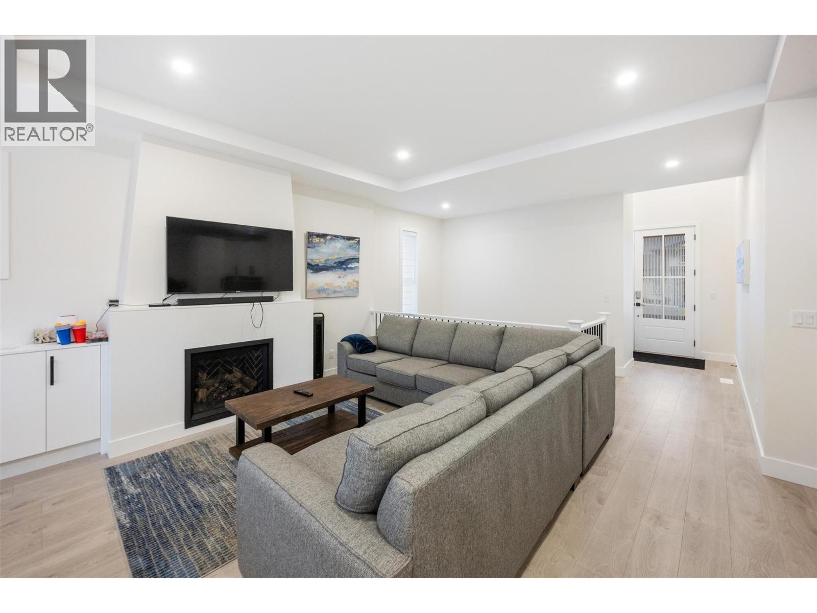 8000 VEDETTE Drive Unit# 22, Osoyoos