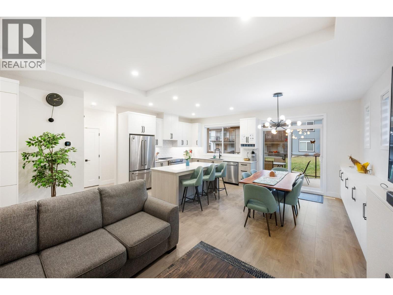 8000 VEDETTE Drive Unit# 22, Osoyoos