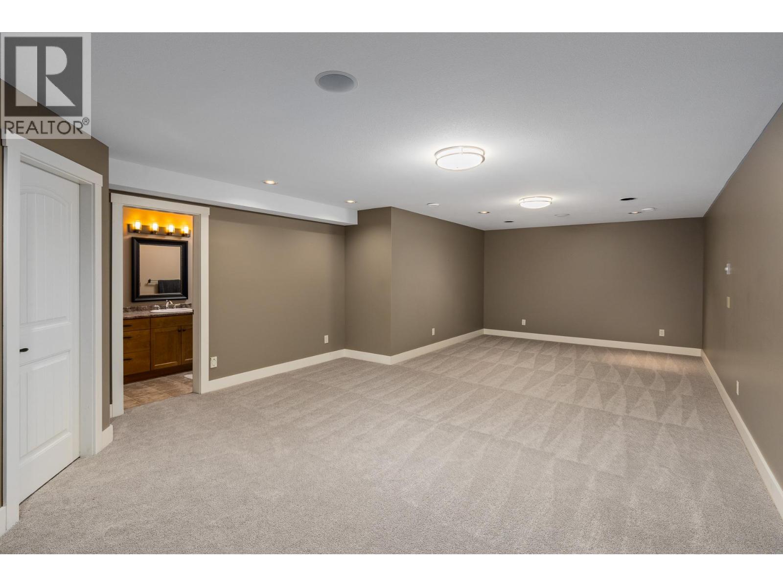  1511 Woodridge Road, Kelowna