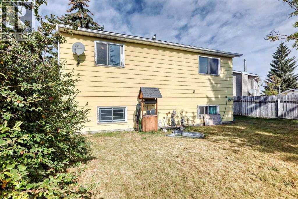 Single Family House Bi-level for Sale in  Castlebrook Rise NE Castleridge Calgary 