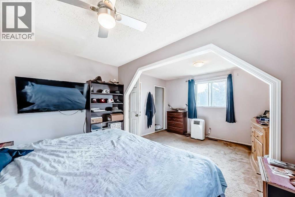 Single Family House Bi-level for Sale in  Castlebrook Rise NE Castleridge Calgary 