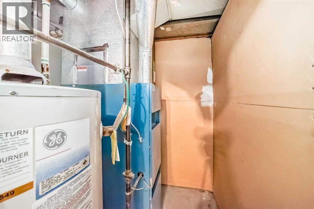 Single Family House Bi-level for Sale in  Castlebrook Rise NE Castleridge Calgary 