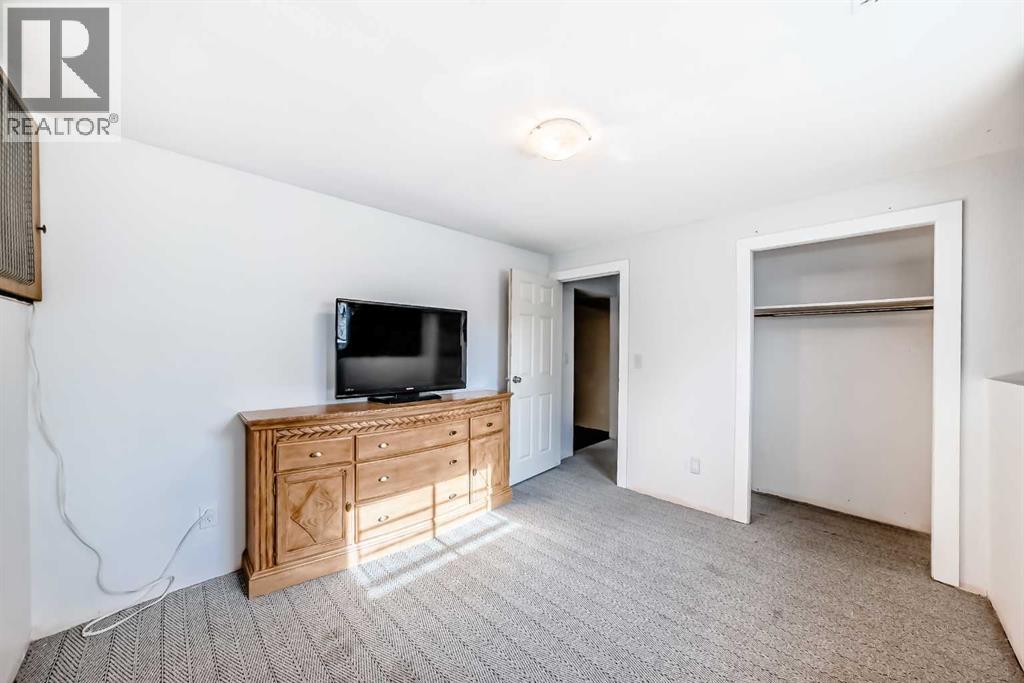 Single Family House Bi-level for Sale in  Castlebrook Rise NE Castleridge Calgary 