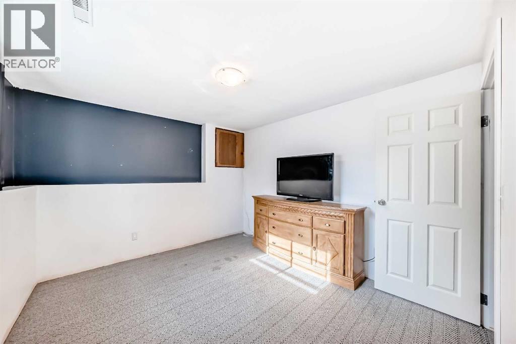 Single Family House Bi-level for Sale in  Castlebrook Rise NE Castleridge Calgary 