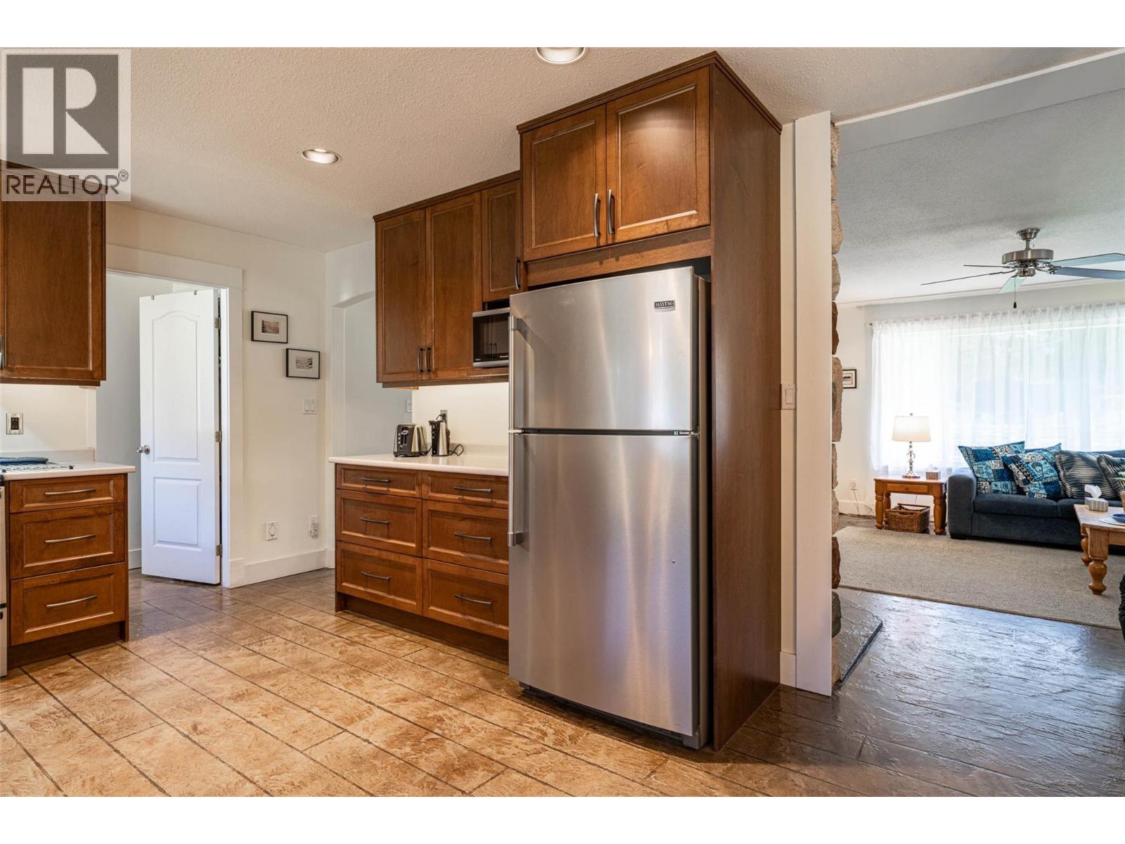  4858 Salmon River Road, Spallumcheen