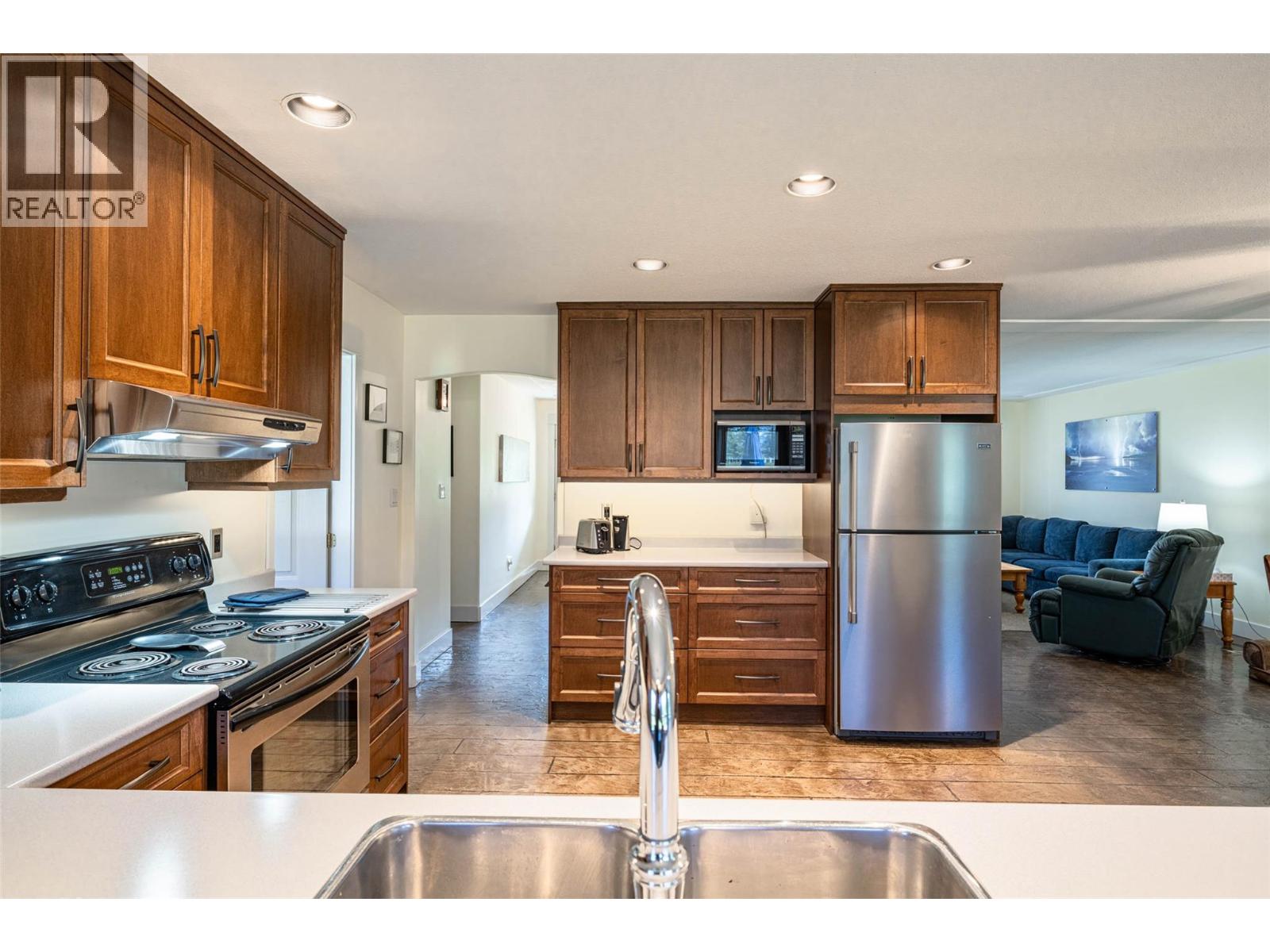  4858 Salmon River Road, Spallumcheen