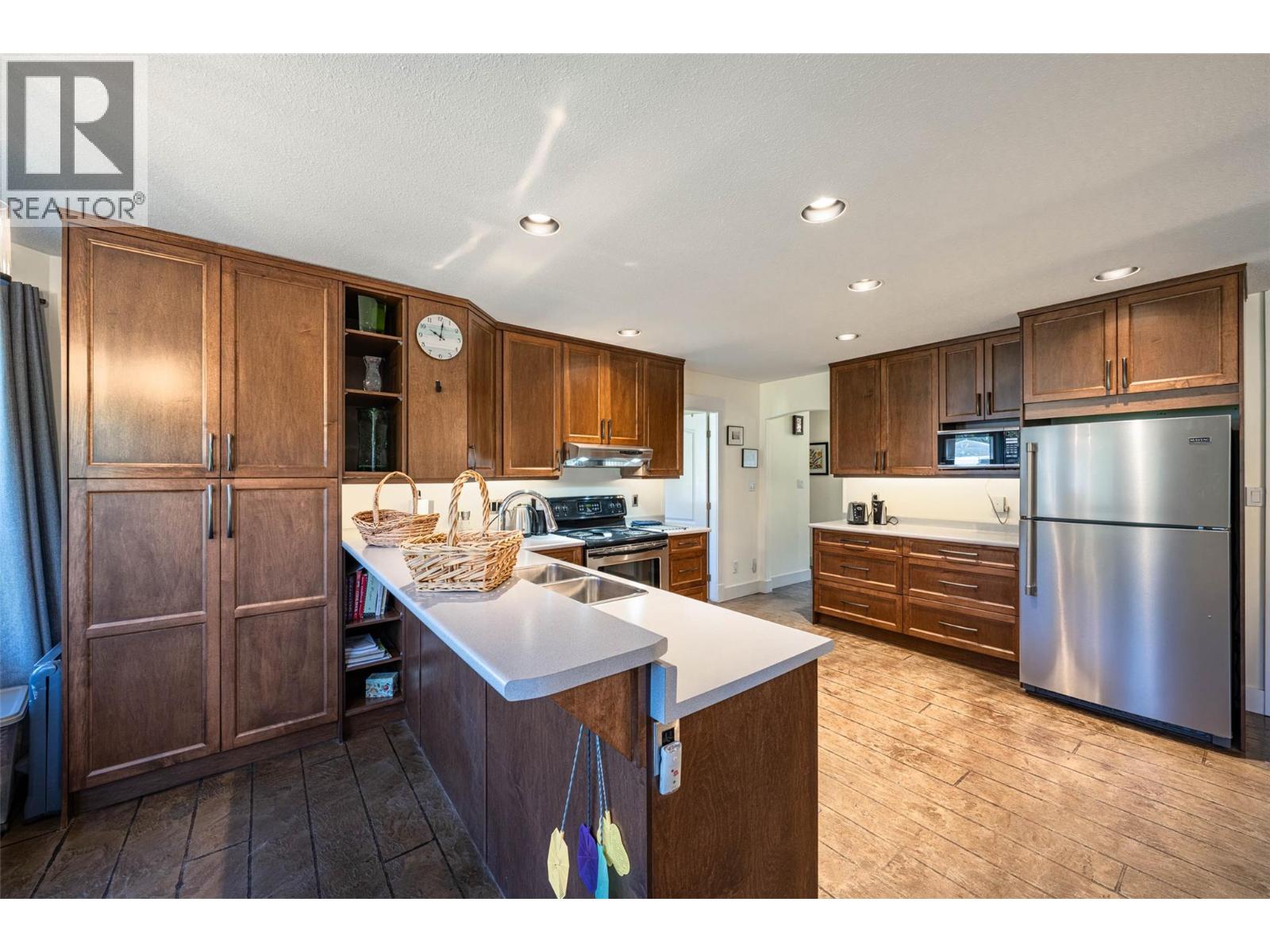  4858 Salmon River Road, Spallumcheen