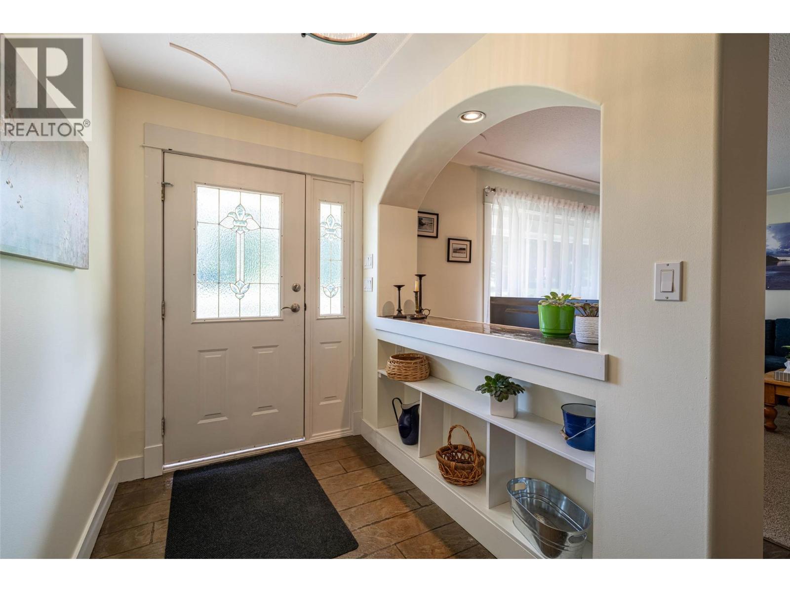  4858 Salmon River Road, Spallumcheen