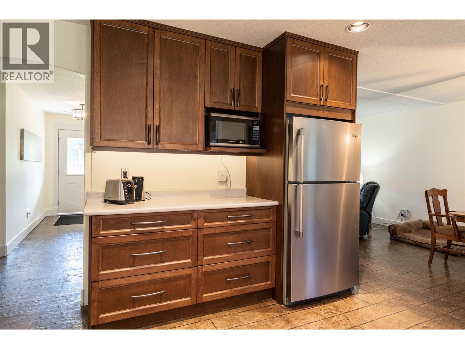  4858 Salmon River Road, Spallumcheen