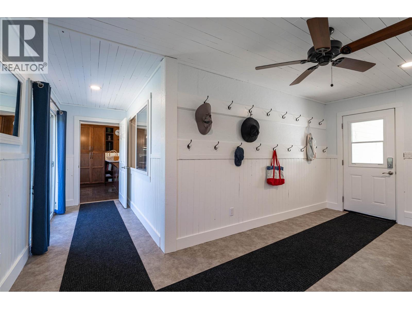  4858 Salmon River Road, Spallumcheen